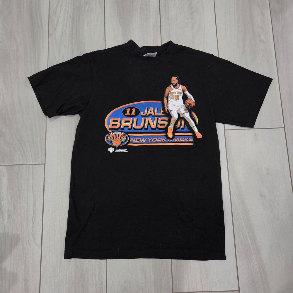 Jalen Brunson New York Knicks #11 Shaka Wear Graphic T-Shirt Men’s M NBA